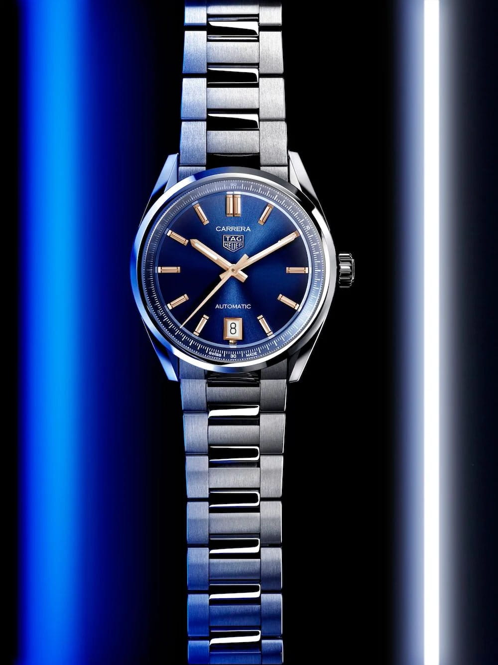TAG Heuer TAG Heuer Carrera Date WBN2311.BA0001 механические женские часы часы крупный план синий циферблата