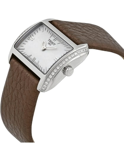 Tissot Tissot Bella Ora T023.309.16.031.01 женские часы белый циферблат на запястье