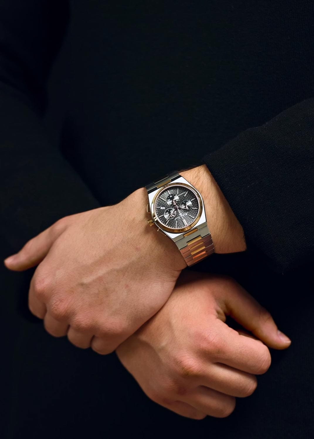 Mathey-Tissot Mathey-Tissot Zoltan H117CHSK , наручные мужские часы фото под углом