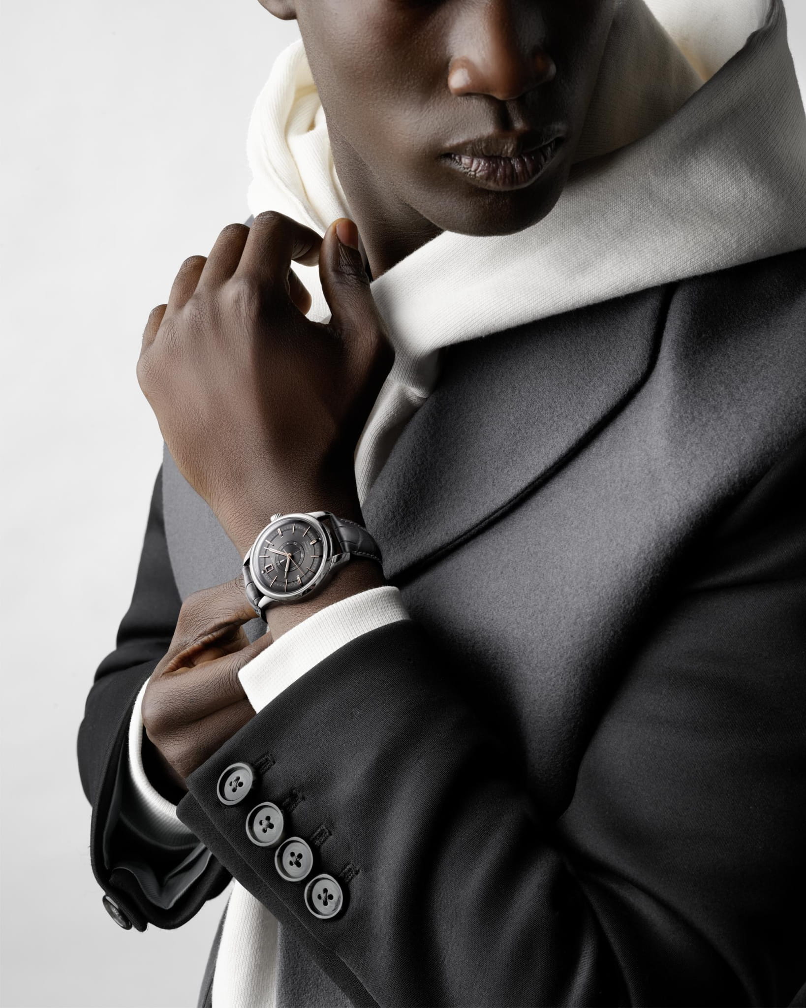 Longines Longines Heritage L1.648.4.62.2 , наручные мужские часы фото под углом