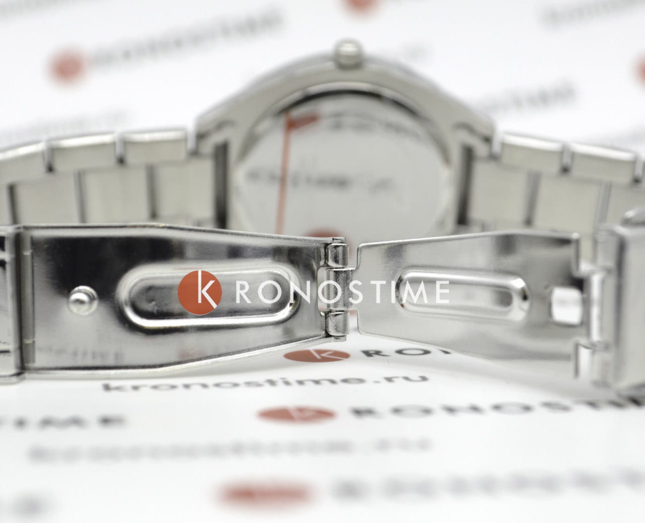 Guess Guess Dress GW0767L1  - задняя крышка металл сталь корпуса, сша часы