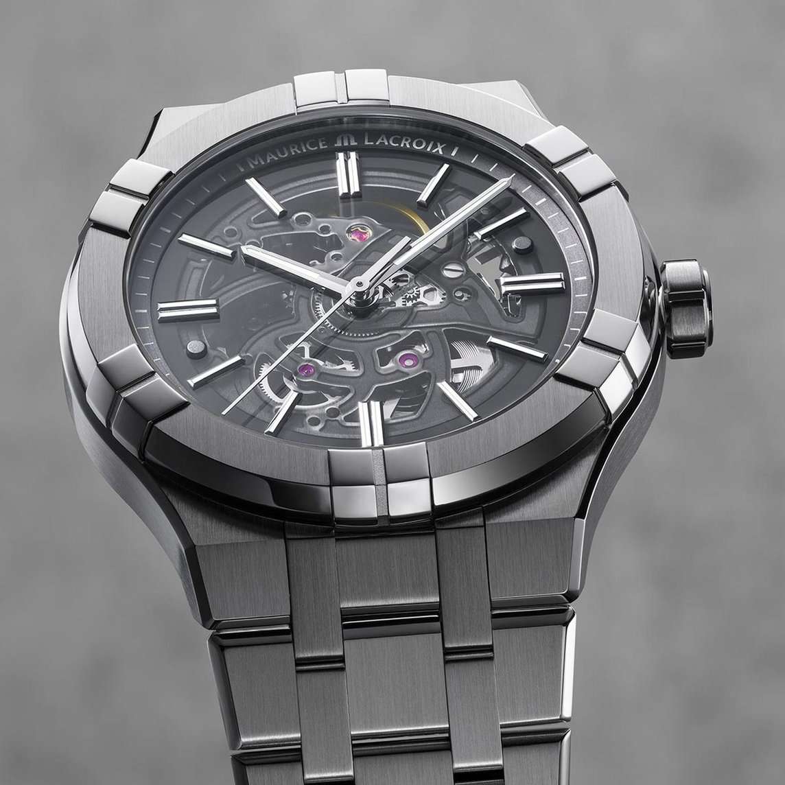 Maurice Lacroix AI6008-SS002-030-1 мужские часы застежка крупным планом