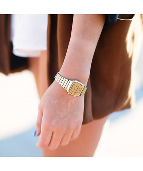 Casio Casio Collection LA670WGA-9, collection япония женские часы на браслете сталь с ip покрытием боковой вид