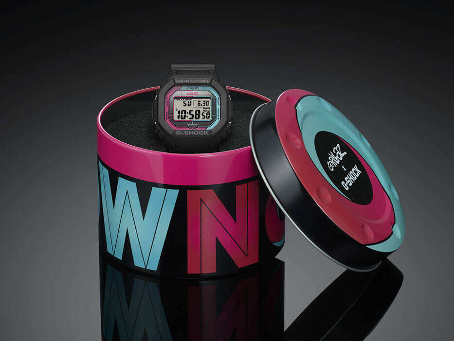 Casio Casio G-Shock x Gorillaz GW-B5600GZ-1 электронные часы с аксессуарами мужские часы модель GW-B5600GZ-1ER