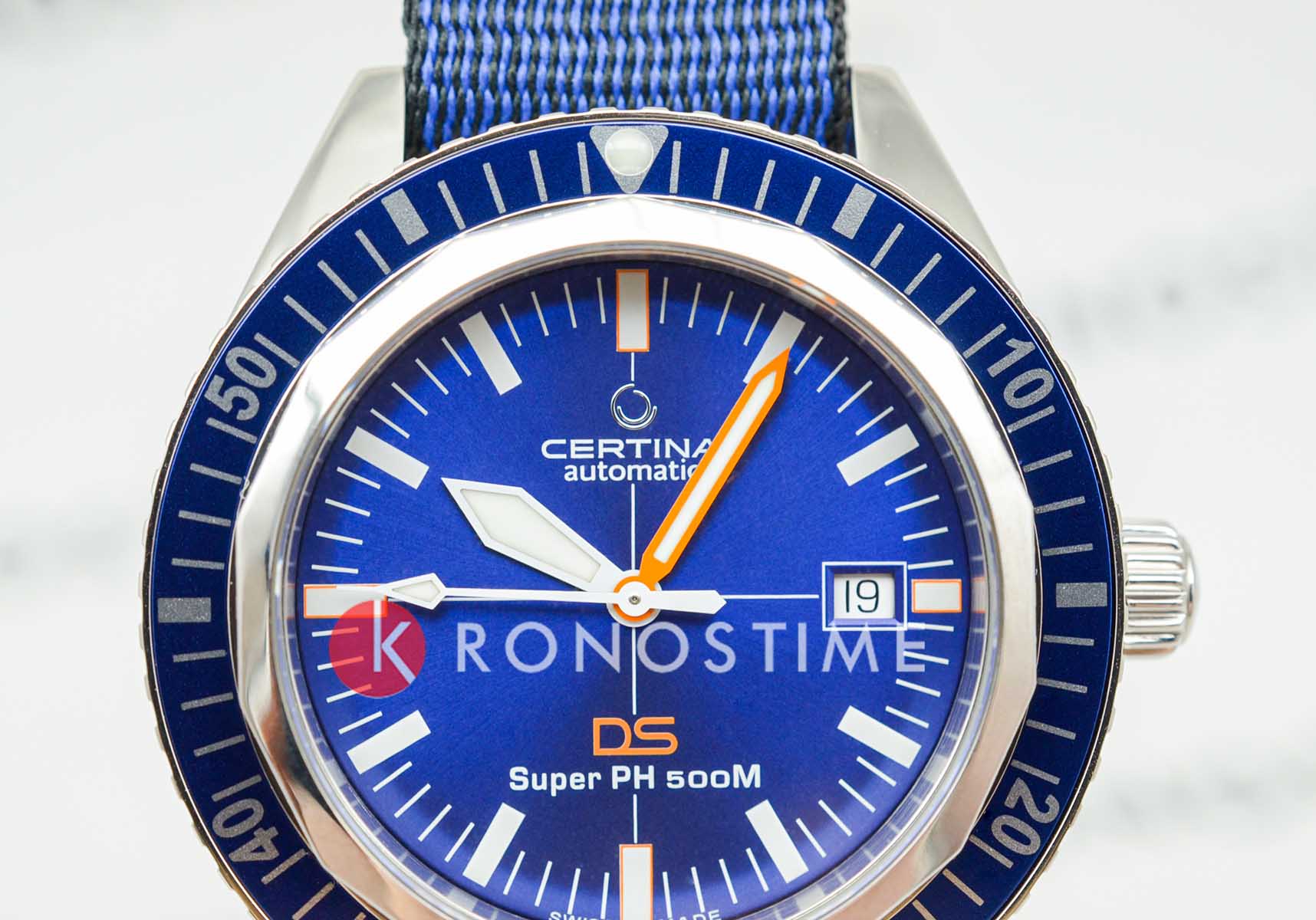 Certina Certina DS Super PH500M C037.407.18.040.10, heritage швейцария мужские часы на браслете тканевый боковой вид