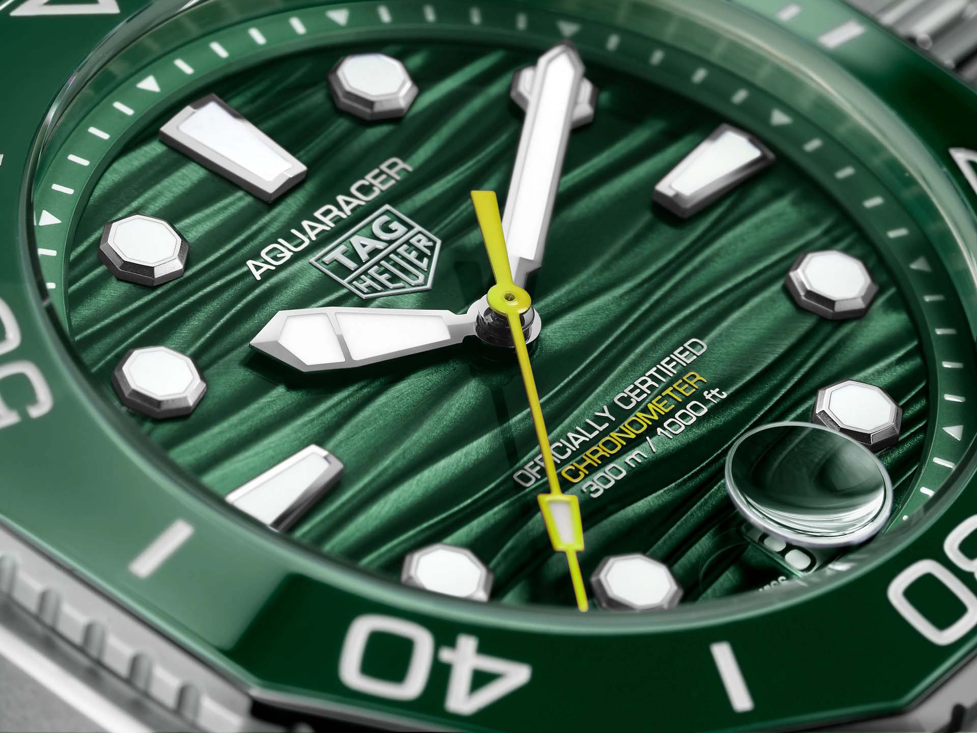 TAG Heuer TAG Heuer Aquaracer Professional 300 Date WBP5116.BA0013 , наручные мужские часы фото под углом