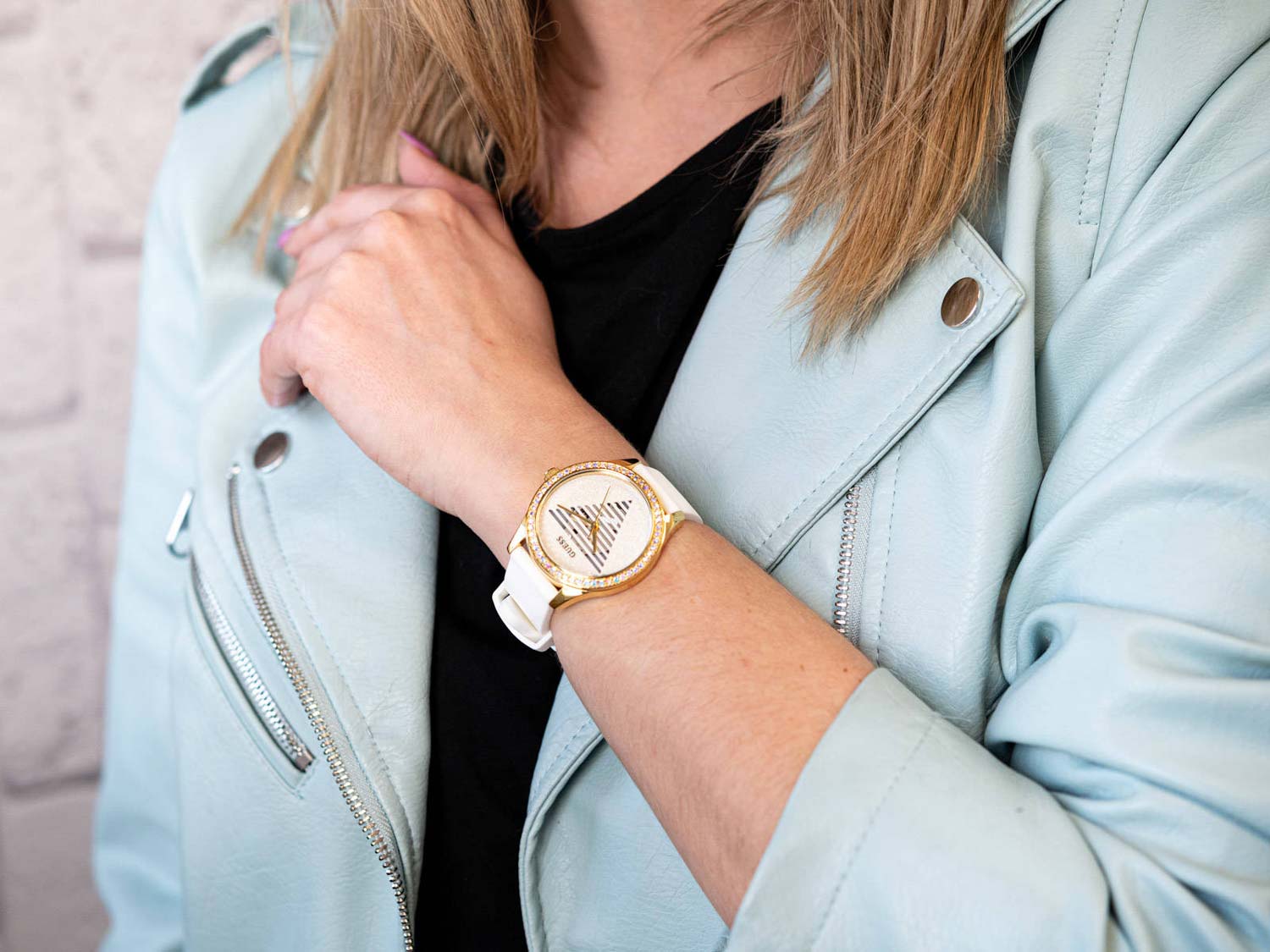 Guess Guess Lady Idol GW0530L6,  сша женские часы на браслете силикон боковой вид