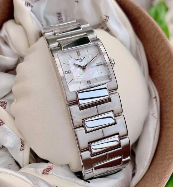 Оригинальные часы Tissot Tissot T090 T-LADY T02 T090.310.11.116.00 кварцевые калибр механизма eta f03.111 общий вид