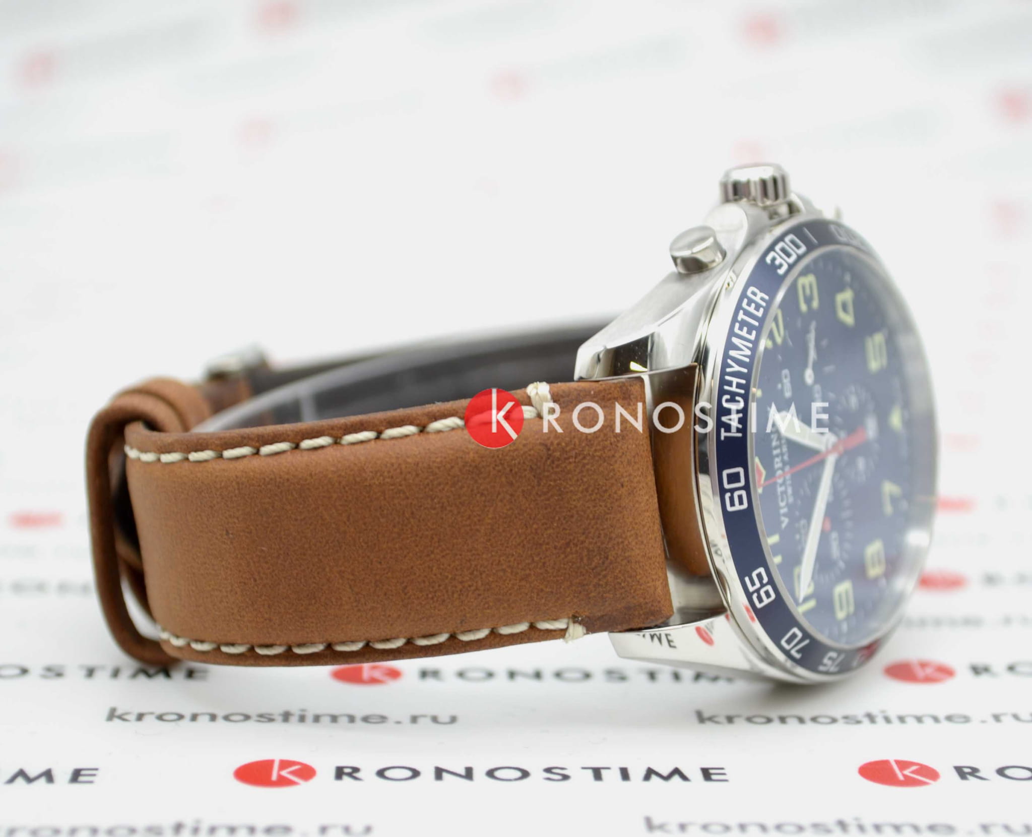 Victorinox Victorinox Fieldforce Chronograph 241854 кварцевые мужские часы часы крупный план синий циферблата