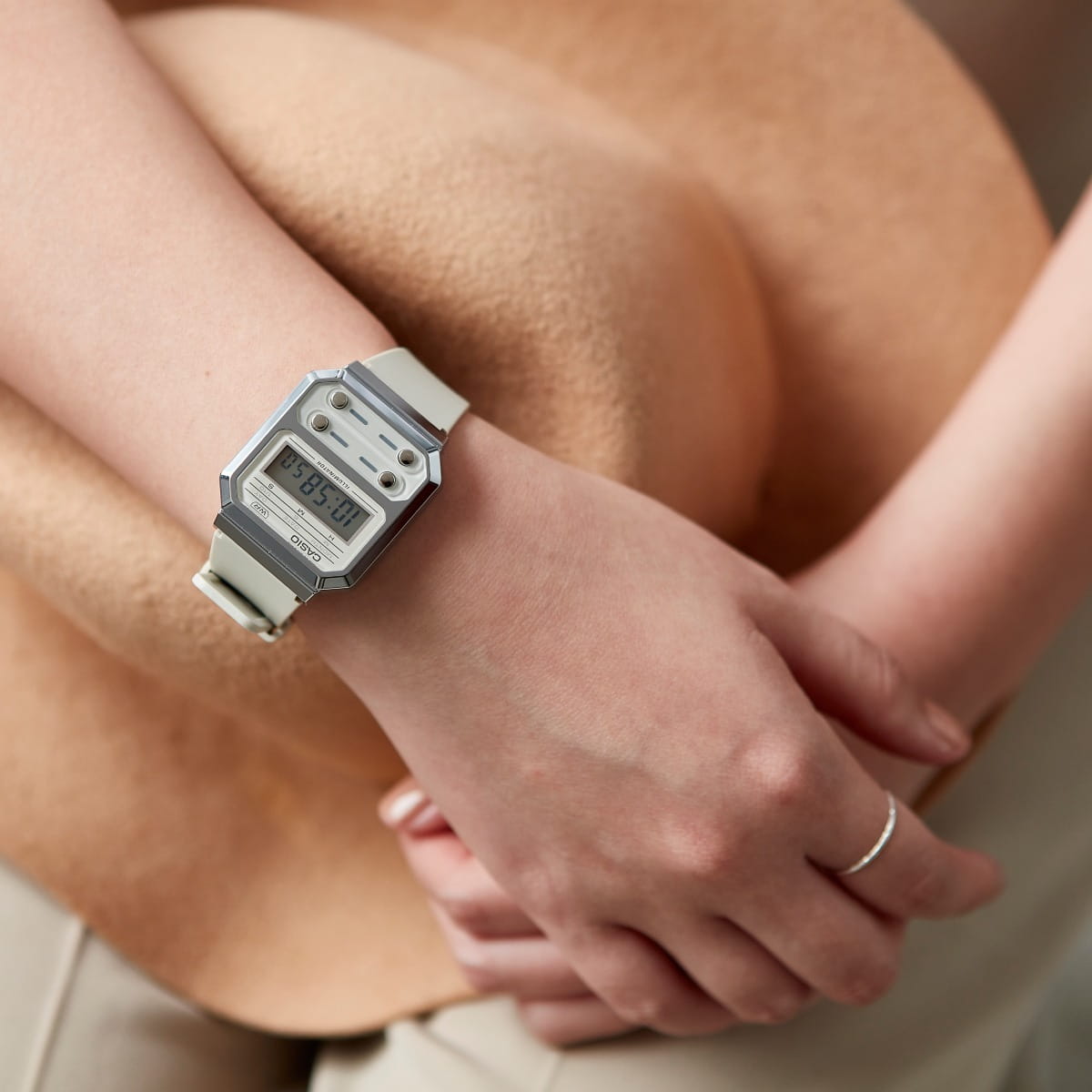 Casio Casio Vintage A100WEF-8A , наручные женские часы фото под углом