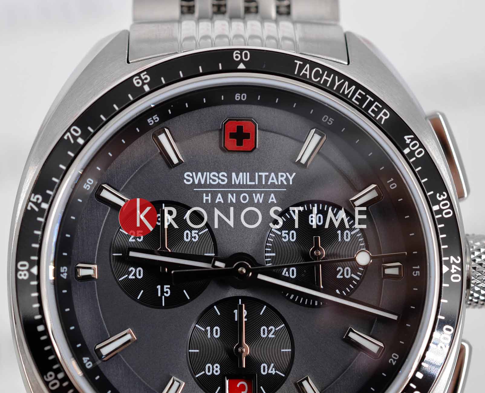 Swiss Military Hanowa Swiss Military Hanowa SMWGI0003302 кварцевые мужские часы часы крупный план серый циферблата