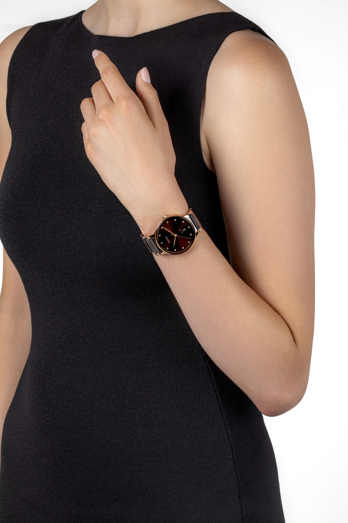 Rado Rado Centrix Diamonds R30023732, centrix швейцария мужские часы на браслете высокотехнологичная керамика + нержавеющая сталь с pvd покрытием боковой вид
