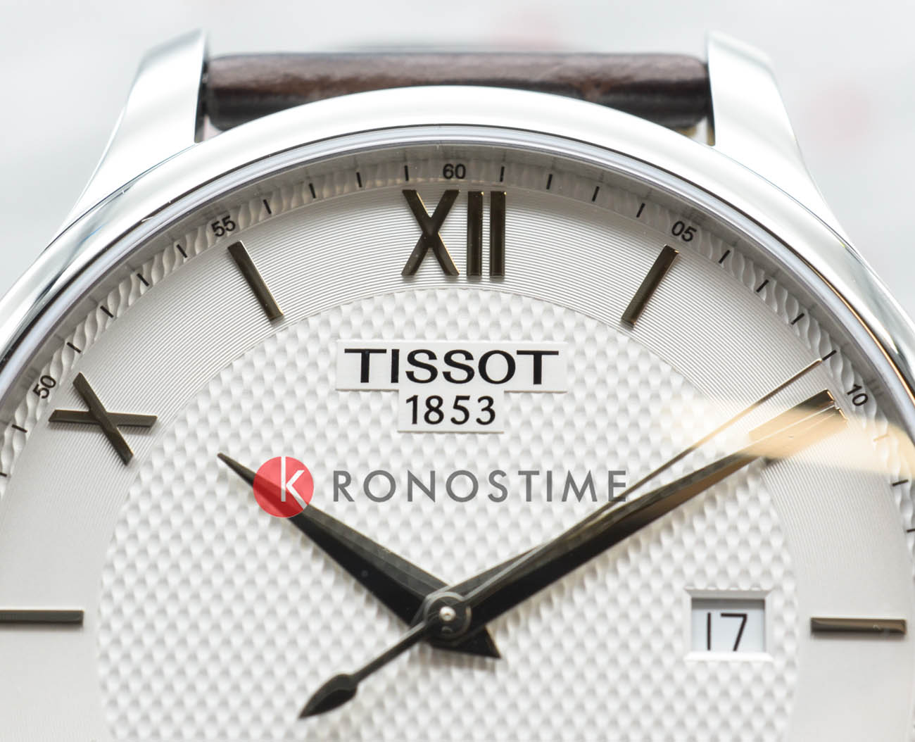 Tissot Tissot Tradition T063.610.16.038.00, t-classic швейцария мужские часы на браслете кожаный боковой вид