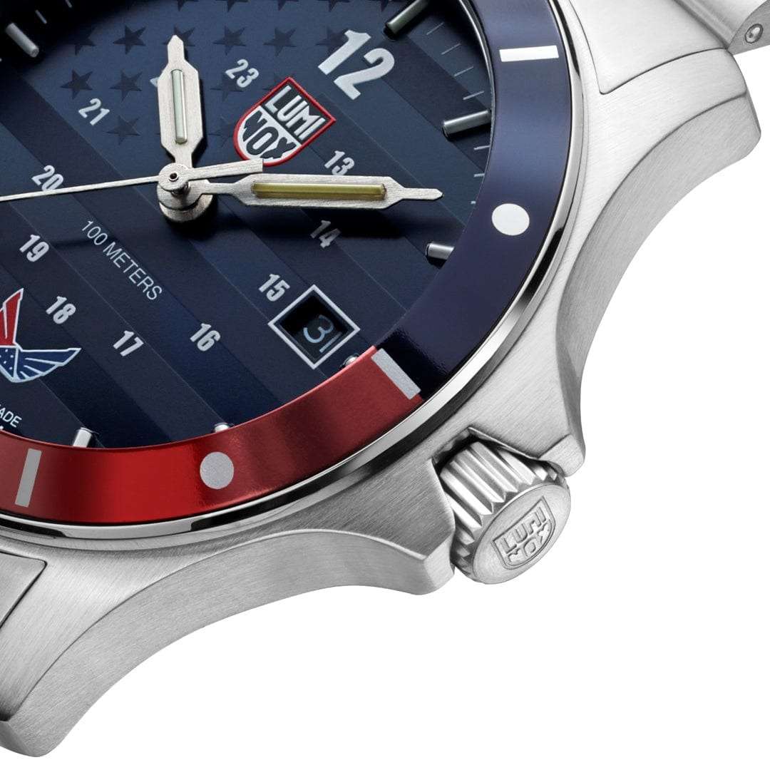 Luminox Luminox x Volition America Minuteman XS.0914.VOL, navy seal швейцария мужские часы на браслете нержавеющая сталь 316l боковой вид
