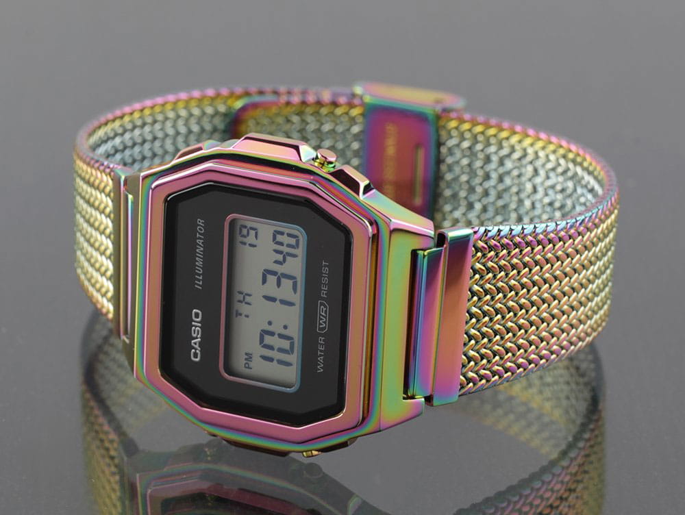 Casio A1000PRW-1ER мужские часы застежка крупным планом