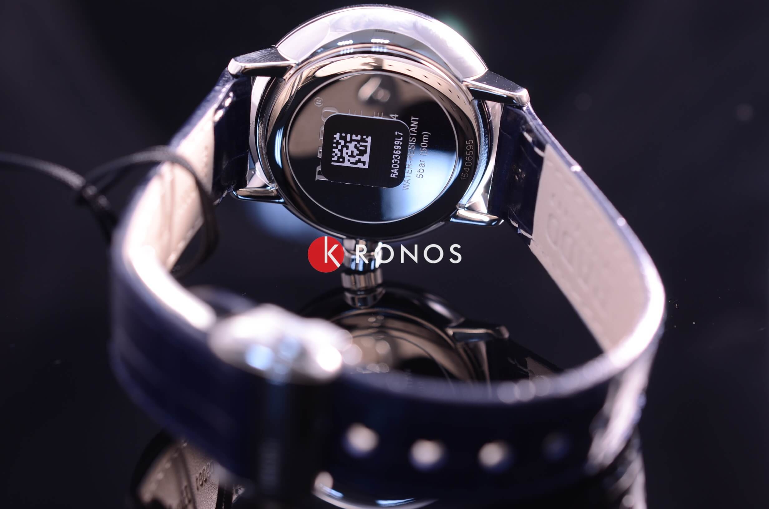 Rado R22883915 женские часы застежка крупным планом