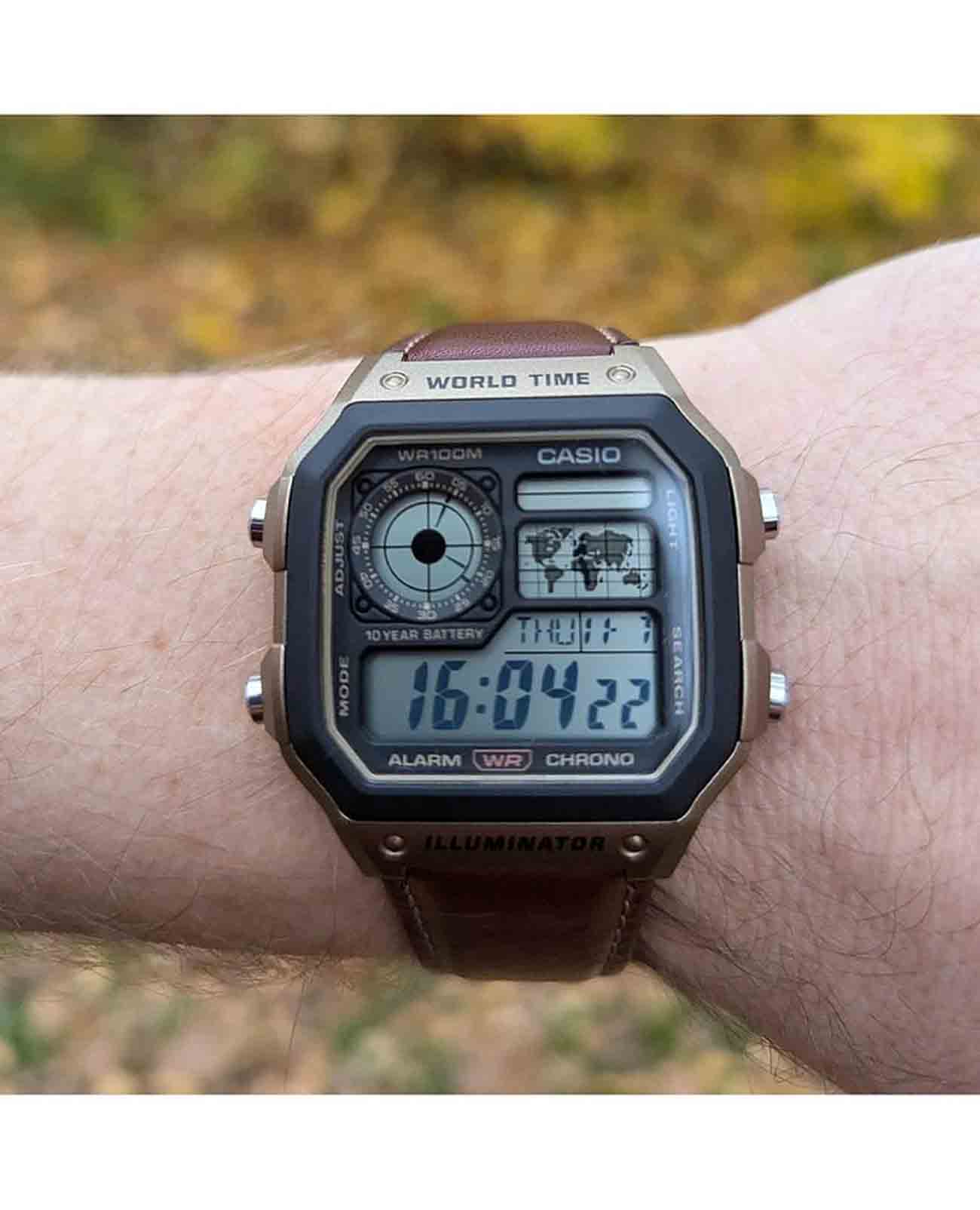 Casio Casio Collection AE-1200WHL-5AVDF (AE-1200WHL-5A), illuminator япония мужские часы на браслете кожаный боковой вид