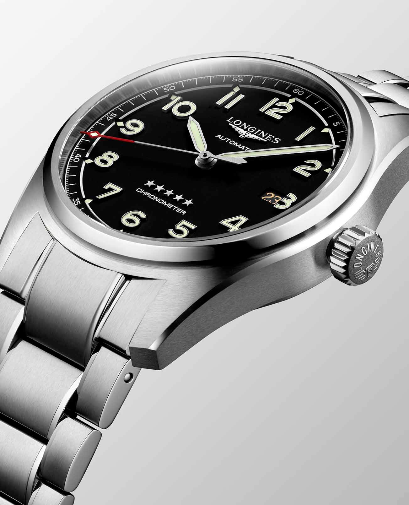 Longines Longines Spirit L3.811.4.53.6 механические мужские часы часы крупный план черный циферблата