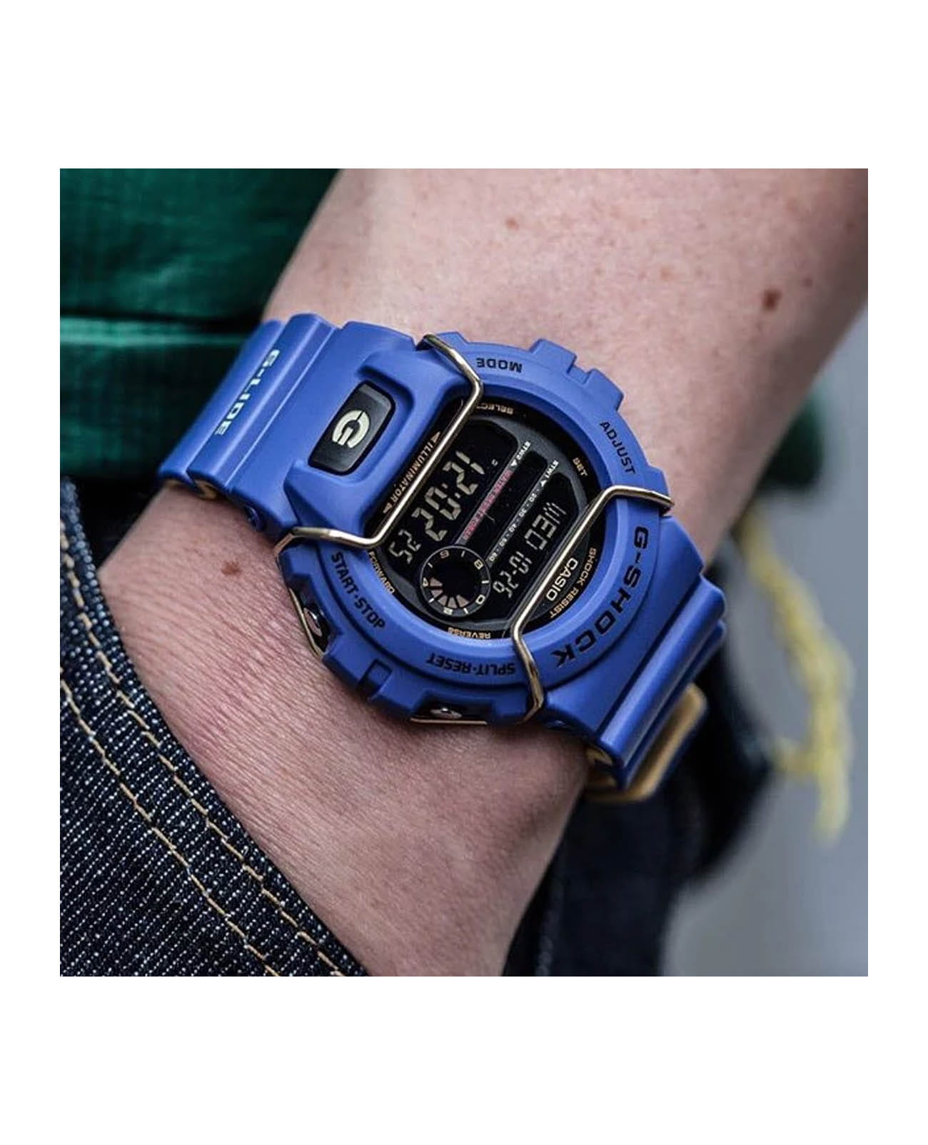 Casio Casio G-Shock GLS-6900-2E , наручные мужские часы фото под углом
