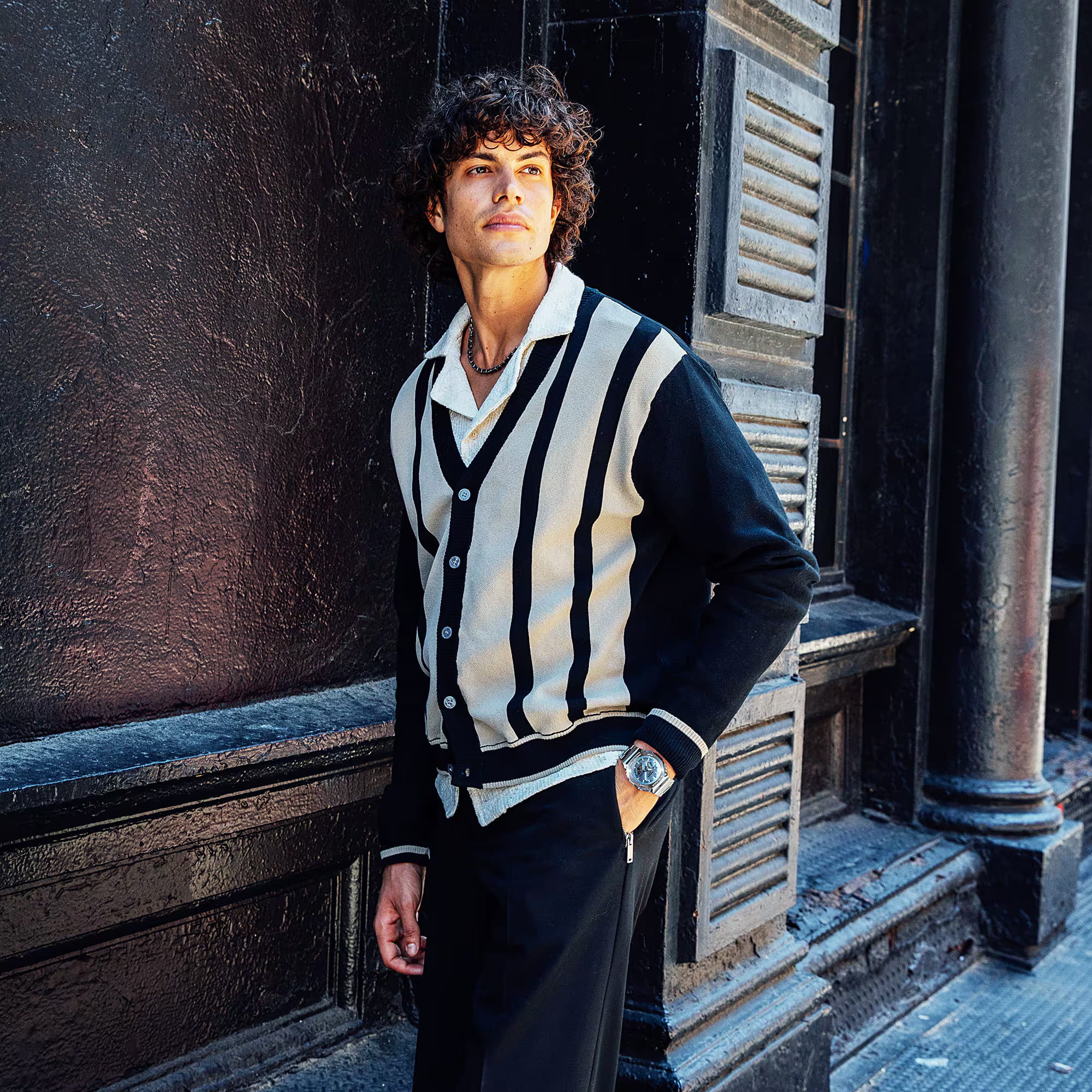 Casio Casio G-Shock GM-2110D-2A (GM-2110D-2A) электронные мужские часы часы крупный план голубой циферблата