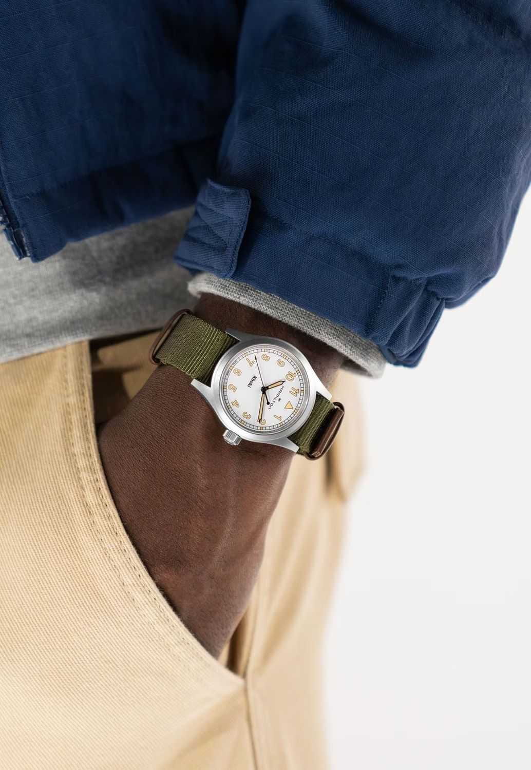 Hamilton Hamilton Khaki Field Quartz 38mm H69401910 , наручные мужские часы фото под углом
